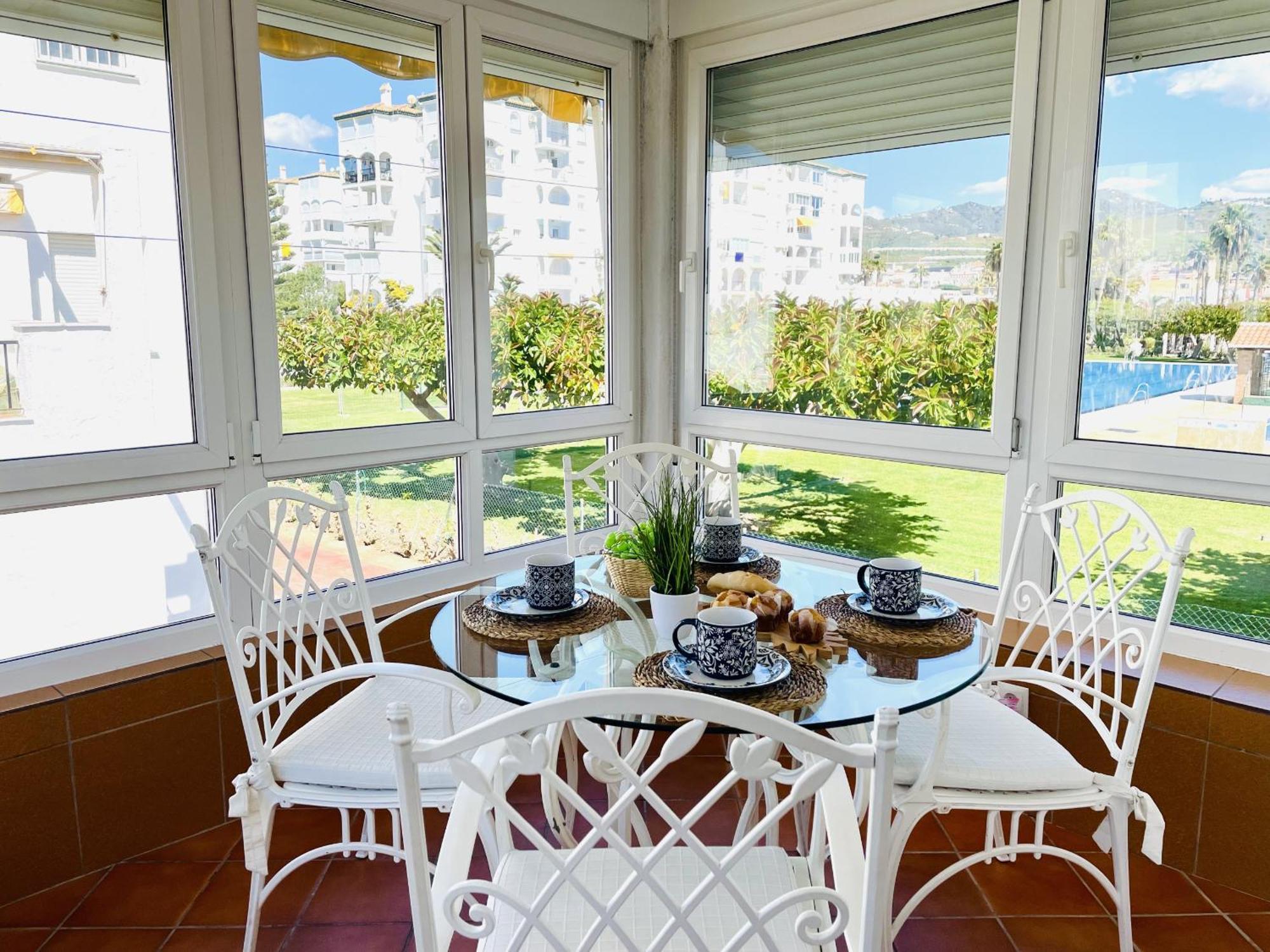 Apartamento Laguna Beach At Home Торрокс-Коста Экстерьер фото