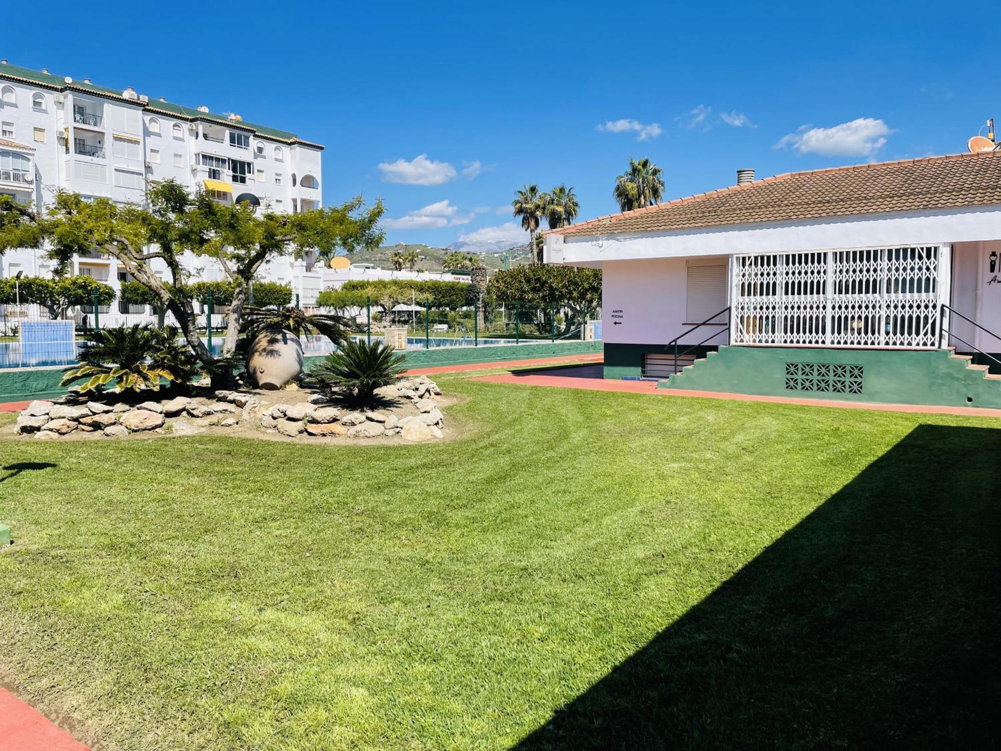 Apartamento Laguna Beach At Home Торрокс-Коста Экстерьер фото