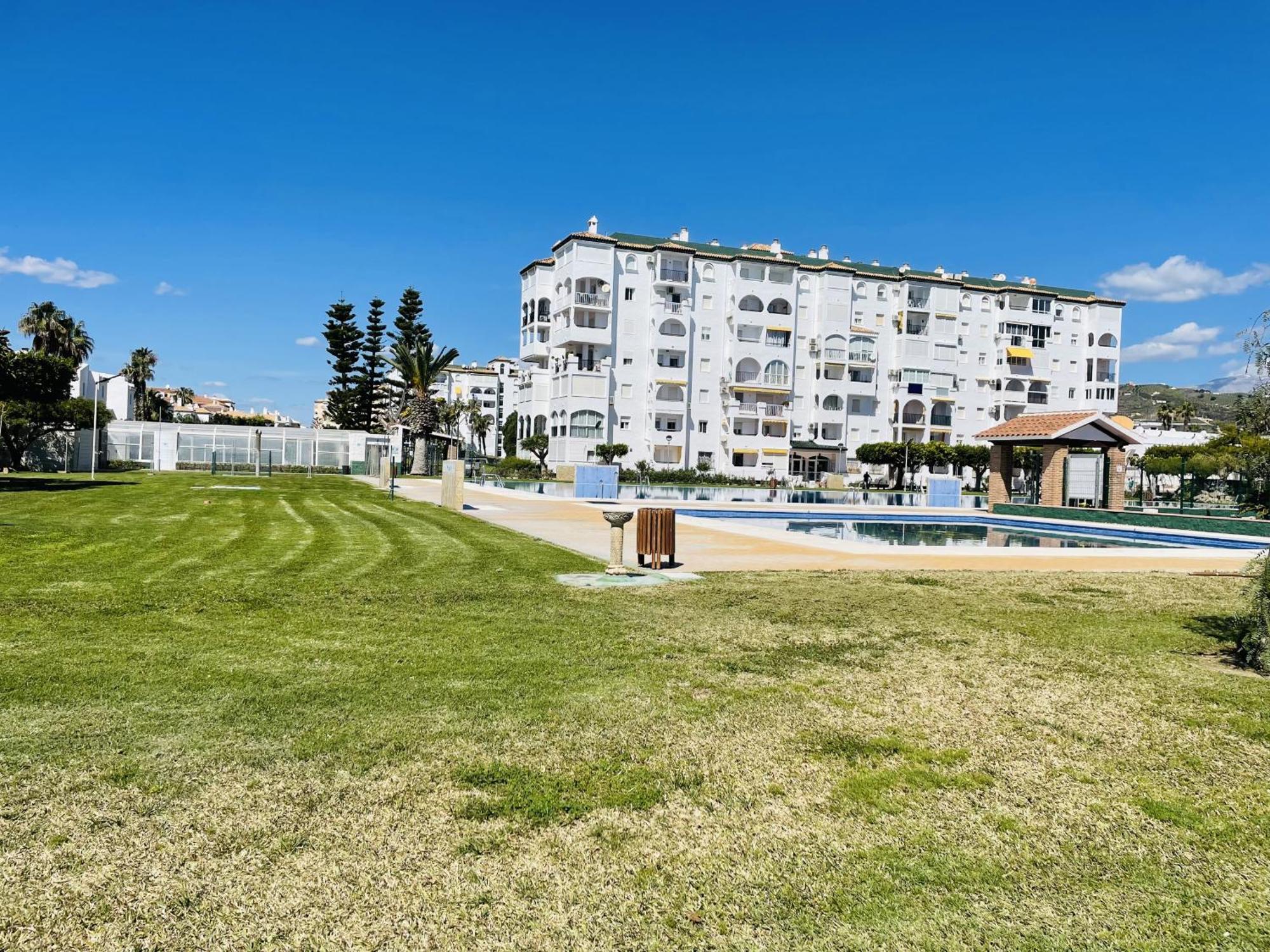 Apartamento Laguna Beach At Home Торрокс-Коста Экстерьер фото