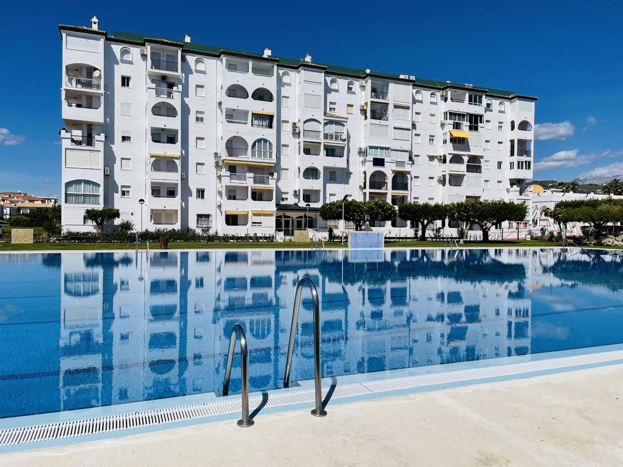 Apartamento Laguna Beach At Home Торрокс-Коста Экстерьер фото