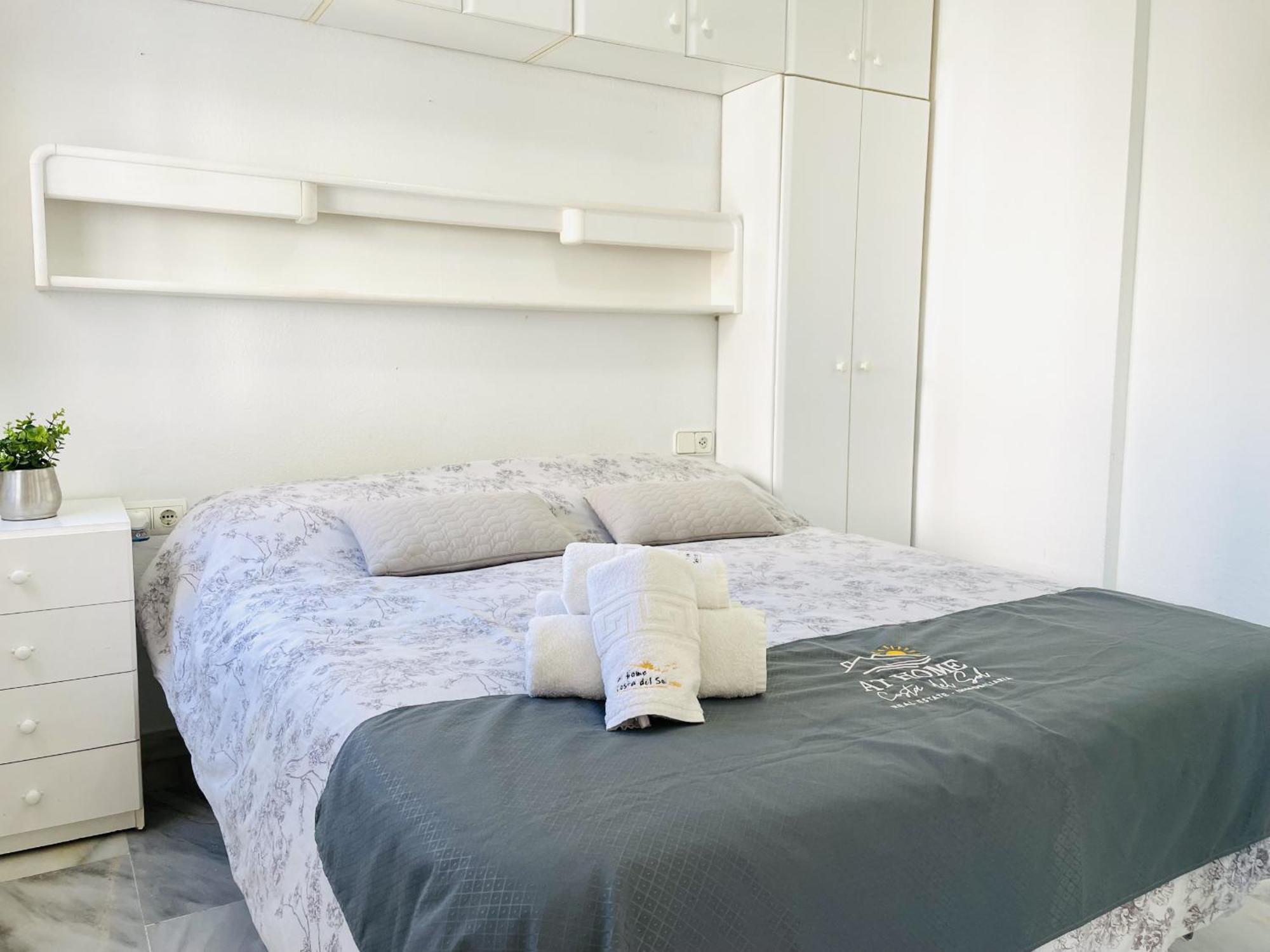 Apartamento Laguna Beach At Home Торрокс-Коста Экстерьер фото