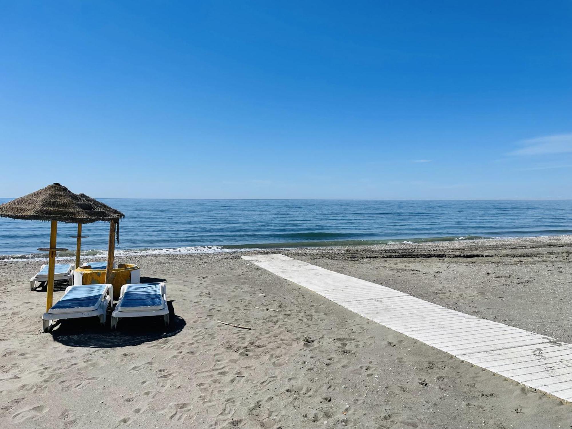 Apartamento Laguna Beach At Home Торрокс-Коста Экстерьер фото